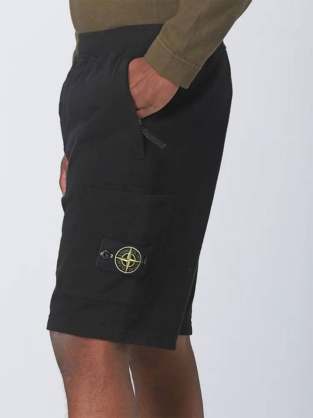 Men's OLD Treatment Logo Patch Cargo Bermuda Shorts Black - STONE ISLAND - BALAAN 4