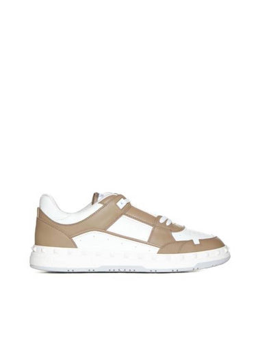 Rockstud Low Top Sneakers Beige - VALENTINO - BALAAN 1