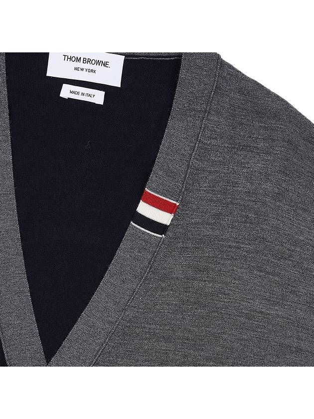 Fun Mix Fine Merino Jersey Stripe Relaxed V-Neck Cardigan Navy Grey - THOM BROWNE - BALAAN 7