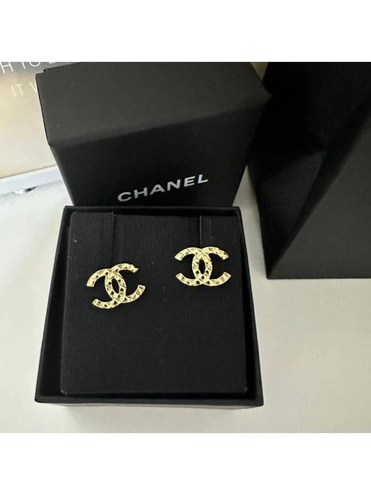 Stud Metal Earrings Gold - CHANEL - BALAAN 2