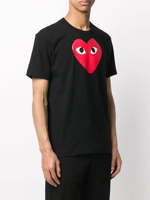 Play Men's Black Eye Red Big Heart Print Short Sleeve T-Shirt P1 T112 1 Black - COMME DES GARCONS - BALAAN 3