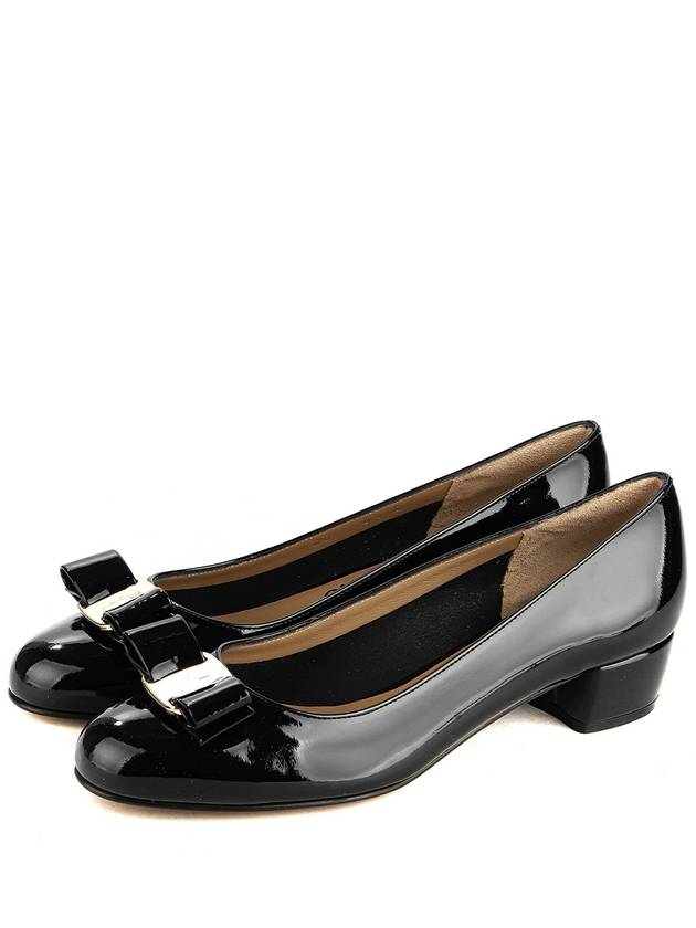 Vara Bow Patent Pumps Black - SALVATORE FERRAGAMO - BALAAN 2