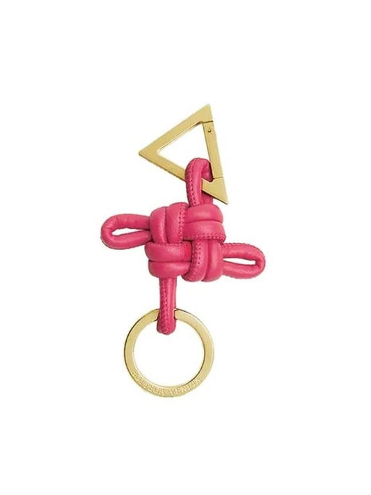 Gold Triangle Knot Key Holder Cranberry - BOTTEGA VENETA - BALAAN.