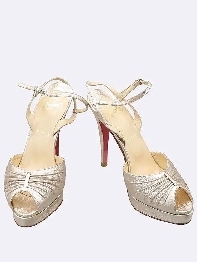 Smith Market Gold Shoes Women s - CHRISTIAN LOUBOUTIN - BALAAN 2