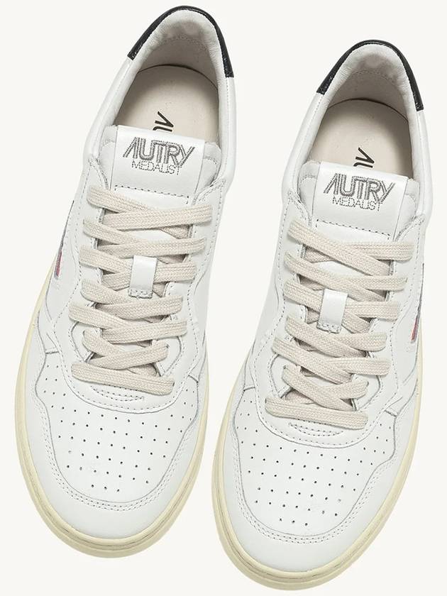 Medalist Black Tab Low Top Sneakers White - AUTRY - BALAAN 6