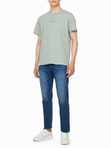 JEANS Men s Green Regular Fit Graphic Short Sleeve T Shirt J326029 PFF - CALVIN KLEIN - BALAAN 1