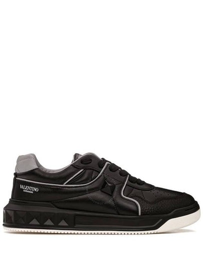 Stud Low Top Sneakers Black - VALENTINO - BALAAN 2