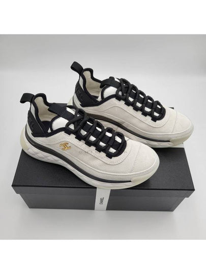 Logo Mixed Fibers Suede Low Top Sneakers White - CHANEL - BALAAN 2