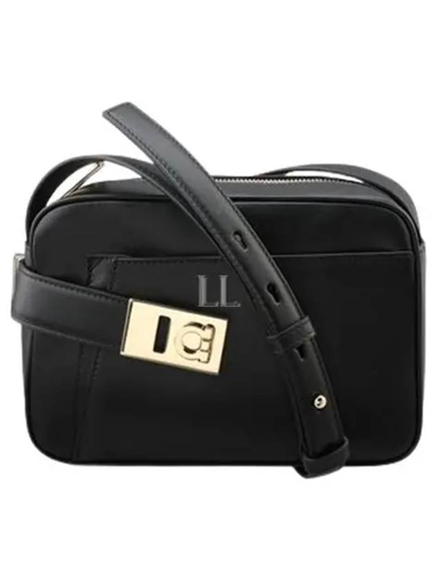 Calfskin Leather Camera Shoulder Bag Black - SALVATORE FERRAGAMO - BALAAN 2