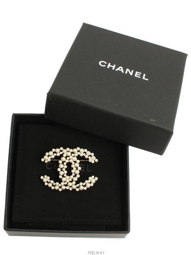 Women Brooches Pins - CHANEL - BALAAN 4