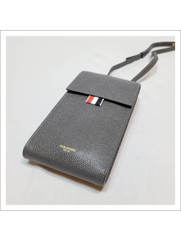 Three Stripes Strap Leather Phone Case Grey - THOM BROWNE - BALAAN 5
