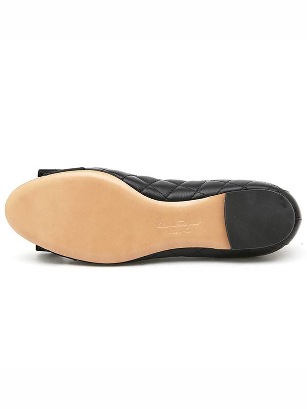 Varina Quilting Leather Ballet Flat Black - SALVATORE FERRAGAMO - BALAAN 5