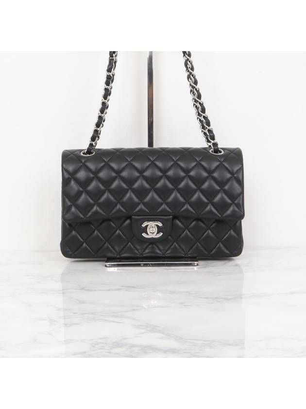 Classic Medium Flap Bag Lambskin Black Silver A01112 - CHANEL - BALAAN 1