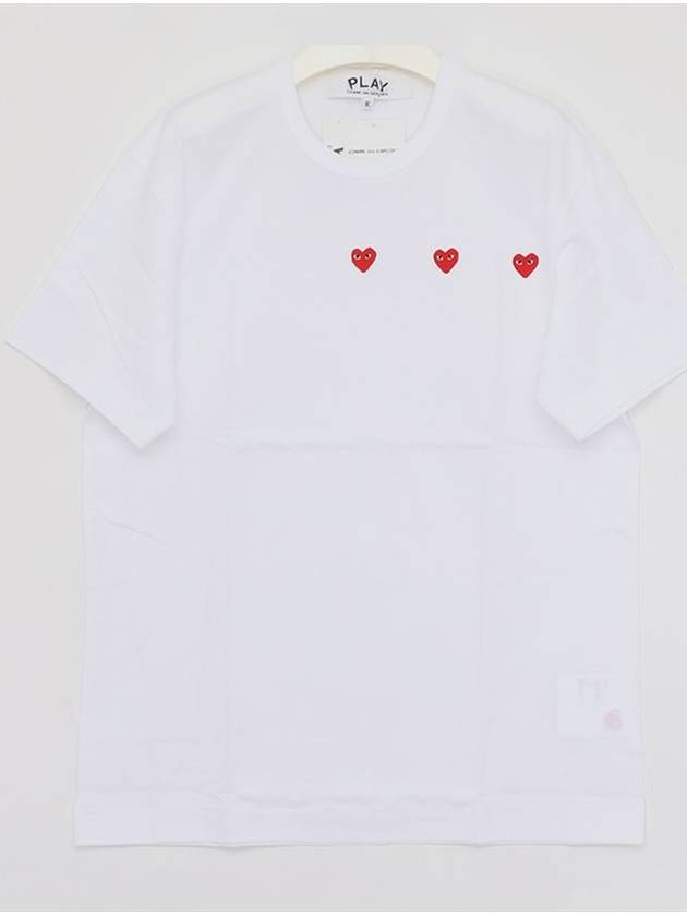 P1T3373 WHITE Triple Red Heart Short Sleeve T Shirt - COMME DES GARCONS - BALAAN 1