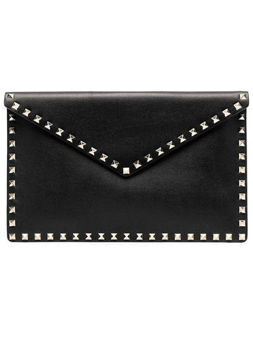 Women's Rockstud Envelope Clutch Bag Black - VALENTINO - BALAAN.