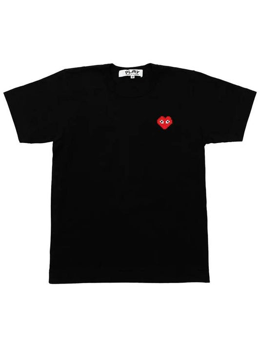 PLAY x Space Invaders Red Heart Wappen TShirt P1T321 BLACK - COMME DES GARCONS - BALAAN 2