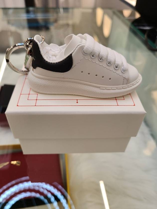 Oversole Sneakers Key Holder White - ALEXANDER MCQUEEN - BALAAN 10