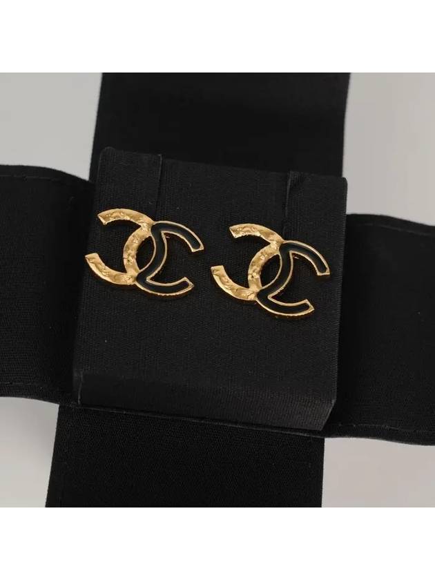 CC logo two tone earrings gold black - CHANEL - BALAAN 8