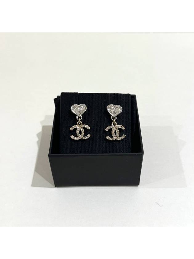 Heart crystal CC logo drop gold metal earrings ABA909B - CHANEL - BALAAN 1