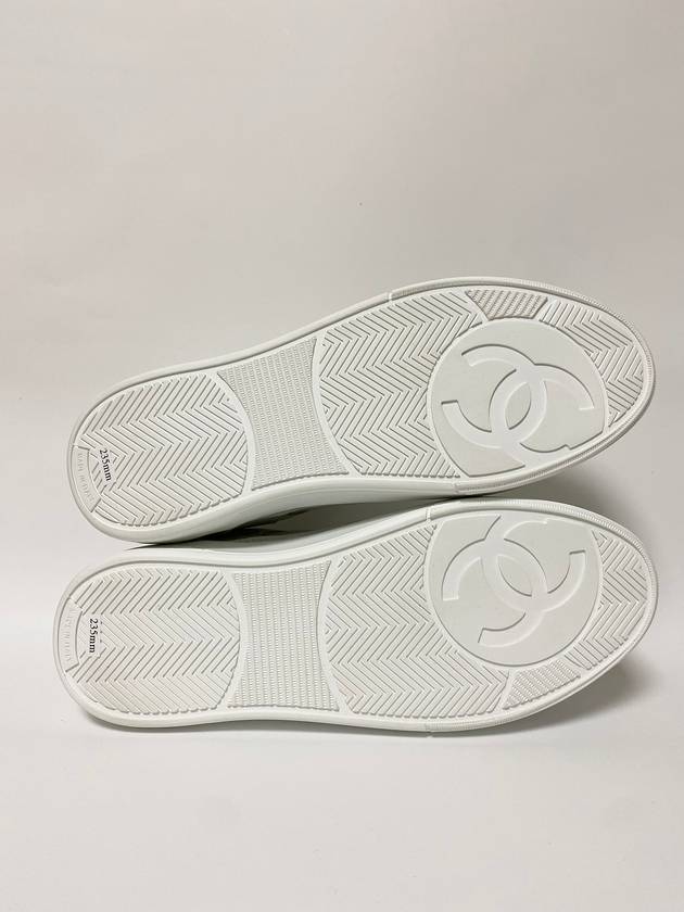 CC Logo Calfskin Low Top Sneakers White - CHANEL - BALAAN 4