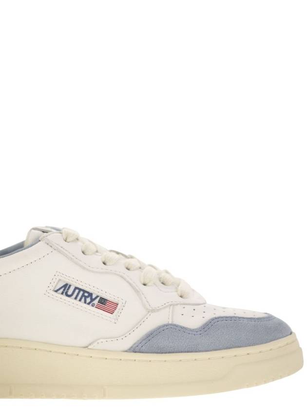 MEDALIST LOW - White leather and suede sneakers in powder - AUTRY - BALAAN 6