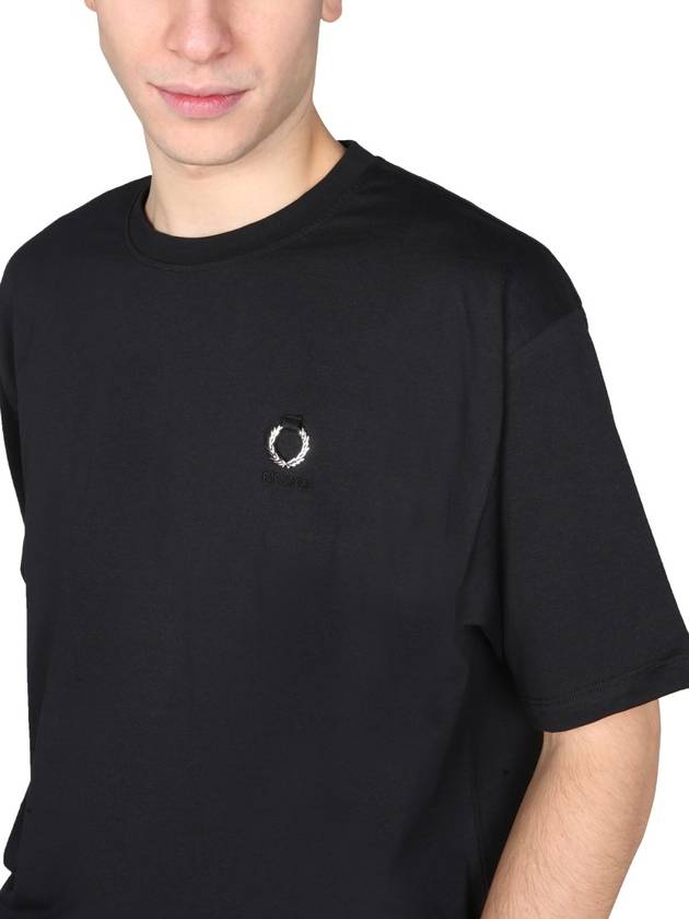 T-SHIRT WITH LOGO - FRED PERRY - BALAAN 4