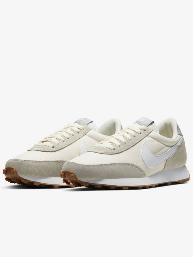 Daybreak Low Top Sneakers Ivory - NIKE - BALAAN 2