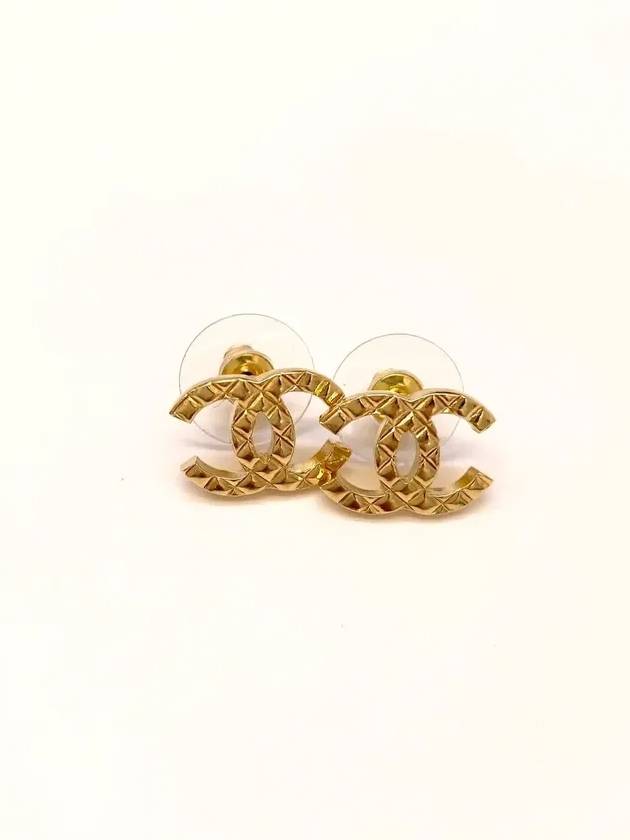 Stud Metal Earrings Gold - CHANEL - BALAAN 5