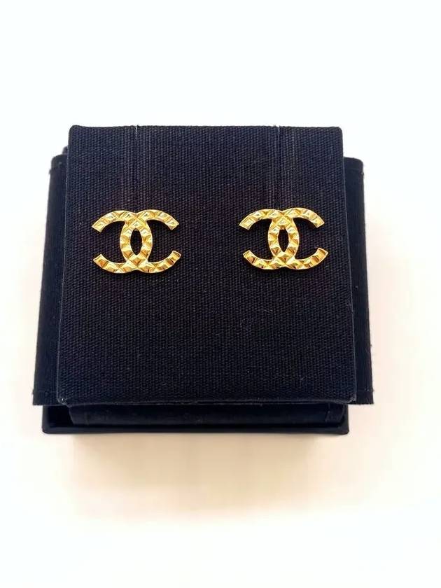 Stud Metal Earrings Gold - CHANEL - BALAAN 3