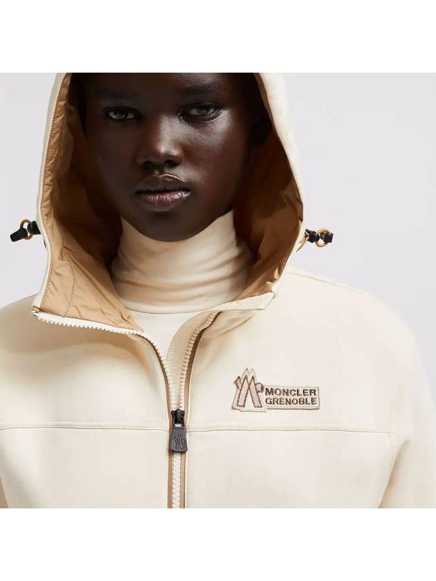 Embroidered Logo Patch Zip-Up Hoodie Cream - MONCLER - BALAAN 7