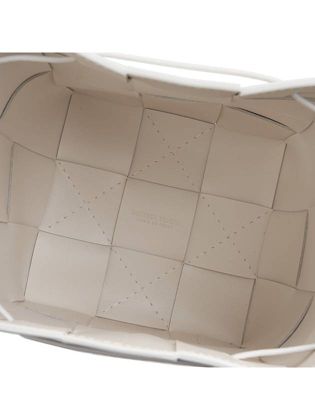 Intrecciato Cassette Small Bucket Bag White - BOTTEGA VENETA - BALAAN 10