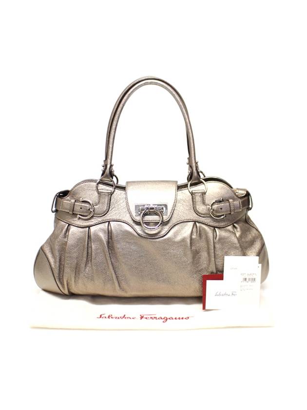 Women s Ferragamo 21 5870 Gray Metallic Silver Gancini Decorated Shoulder Bag gt Gangbuk used luxury goods - SALVATORE FERRAGAMO - BALAAN 3