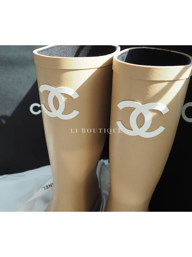 CC Logo Rubber Rain Boots Beige G39620 - CHANEL - BALAAN 9