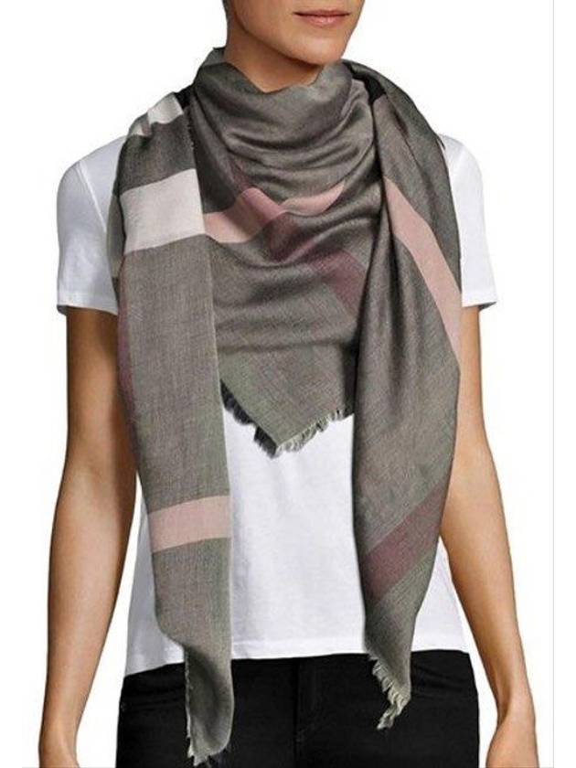 Mega Check Scarf Grey - BURBERRY - BALAAN 5