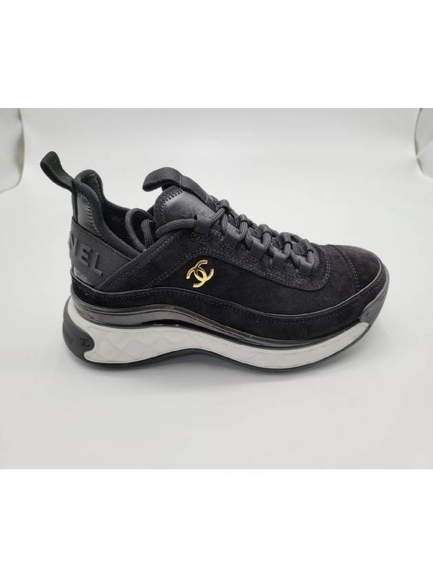 Logo Mixed Fibers Suede Low Top Sneakers Black - CHANEL - BALAAN 7