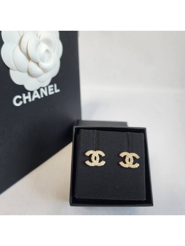 Earrings Metal Strass Resin & Gold Pearly White - CHANEL - BALAAN 2