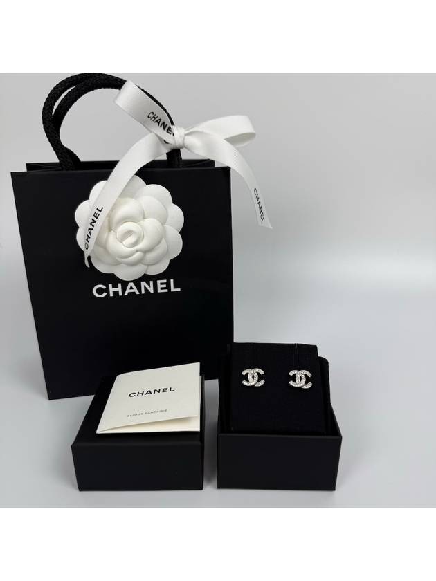 Women s Classic CC Logo Crystal Stud Earrings Silver - CHANEL - BALAAN 8