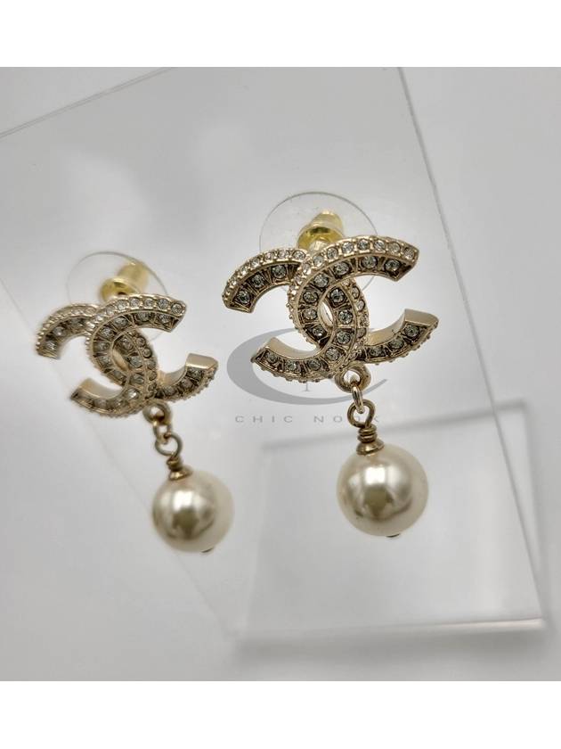 CC Metal Logo Pearl Earrings Gold - CHANEL - BALAAN 11