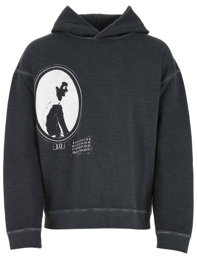 Maison Margiela Men's Hoodie Graphic Print Charcoal S50GU0161 S25510 855 - MAISON MARGIELA - BALAAN 5