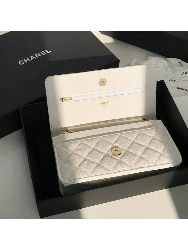 Classic Gold Harware Chain Grained Calfskin Cross Bag White - CHANEL - BALAAN 5