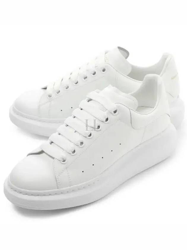 Oversized Leather Tab Low Top Sneakers White - ALEXANDER MCQUEEN - BALAAN 2