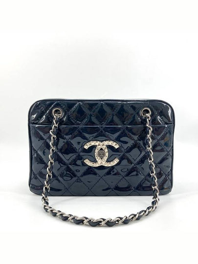 Patent silver shoulder bag - CHANEL - BALAAN 2