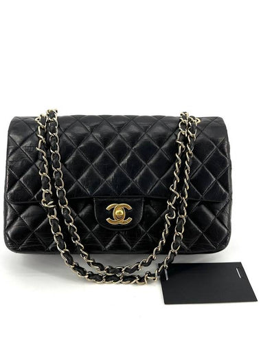 Lambskin classic medium shoulder bag - CHANEL - BALAAN 1