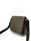 Makassar District PM cross bag messenger - LOUIS VUITTON - BALAAN 4