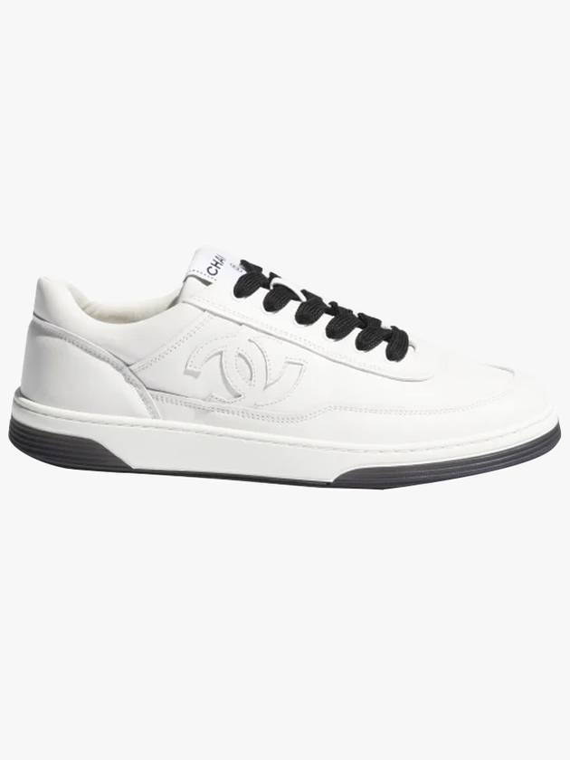 Women's Sneakers Calfskin Leather White CC Logo - CHANEL - BALAAN 9