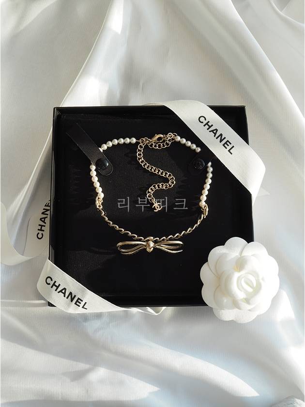 22S Champagne Gold Ribbon Metal Pearl Choker Necklace AB8496 - CHANEL - BALAAN 9