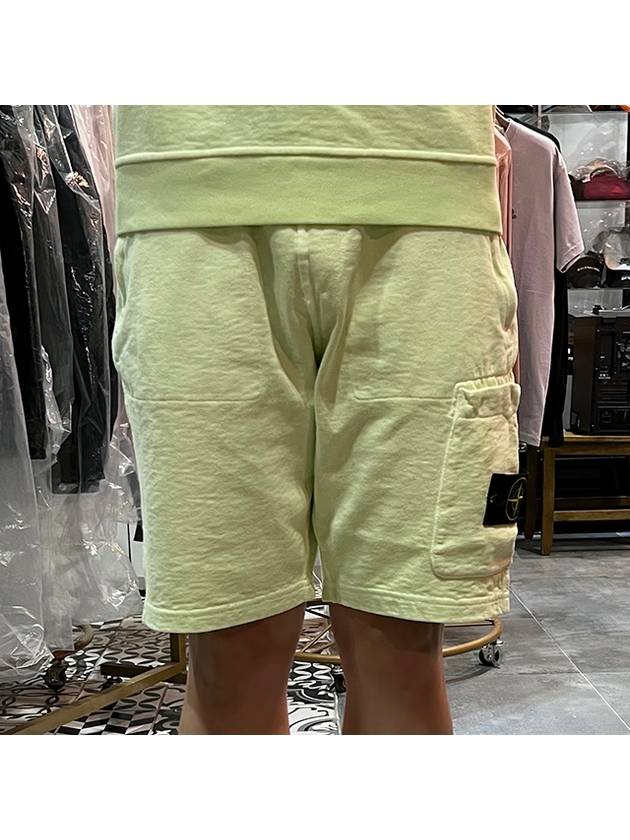 Men's OLD Treatment Logo Patch Cargo Bermuda Shorts Light Green - STONE ISLAND - BALAAN 3