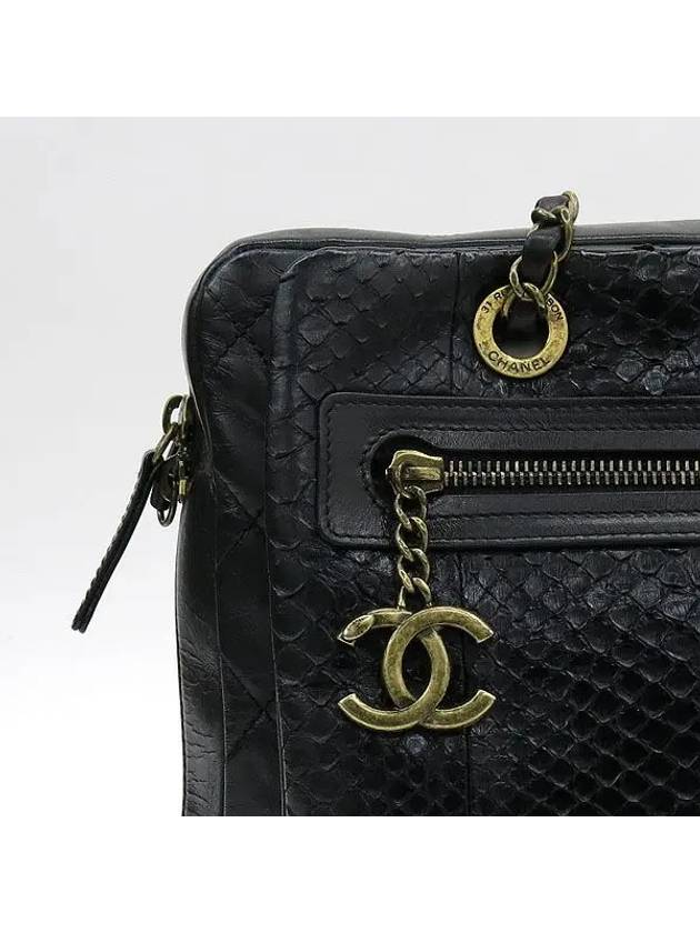 black shoulder bag - CHANEL - BALAAN 4