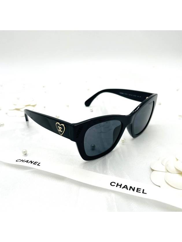 Heart Sunglasses CC Logo Square Black Asian Fit A71468 - CHANEL - BALAAN 2