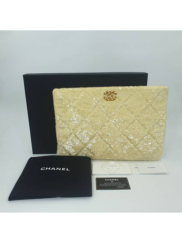 Women s Sequin 19 Clutch - CHANEL - BALAAN 3